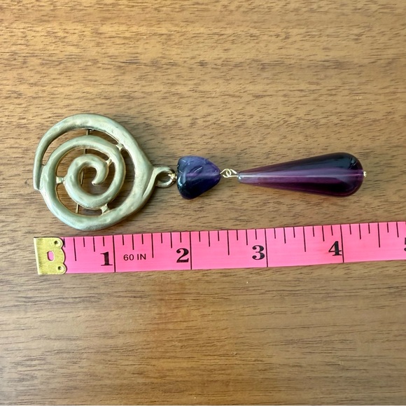 Vintage Matte Goldtone Spiral Brooch with Amethyst Bead & Purple Lucite Dangle - Picture 6 of 9